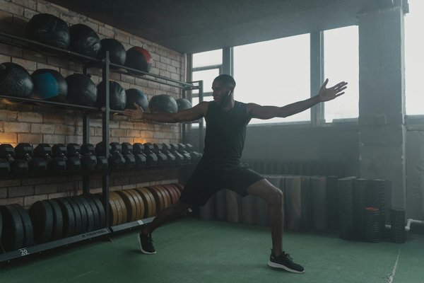 Quels sont les meilleurs exercices pour renforcer les ischio-jambiers sans équipement ?